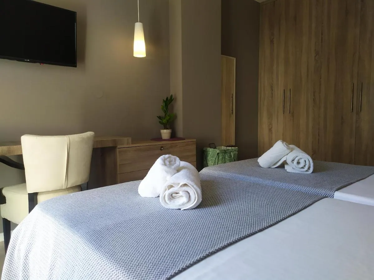 Alpha Auriga Quiet Apartment Tiran