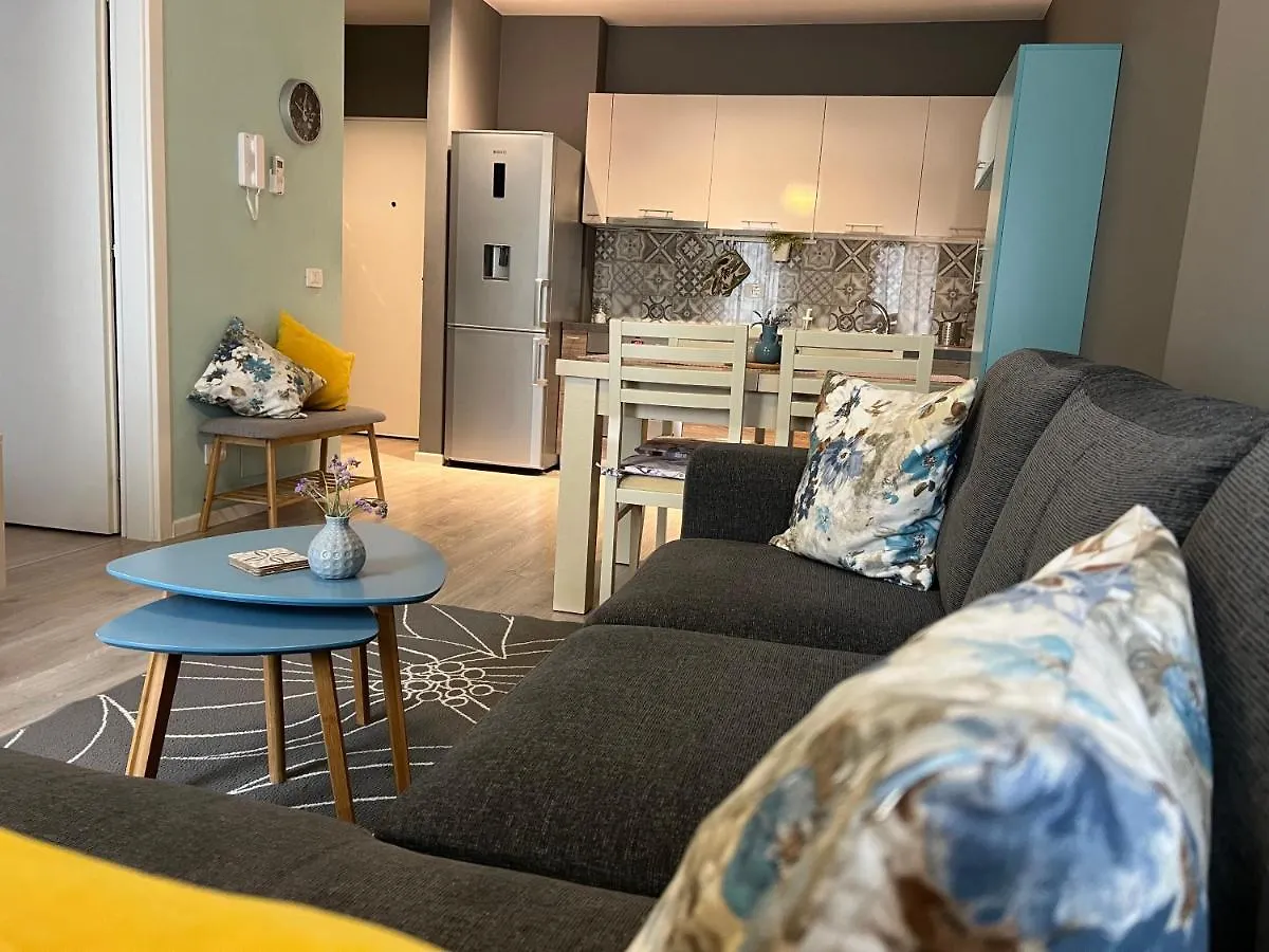 Alpha Auriga Quiet Apartment Tiran